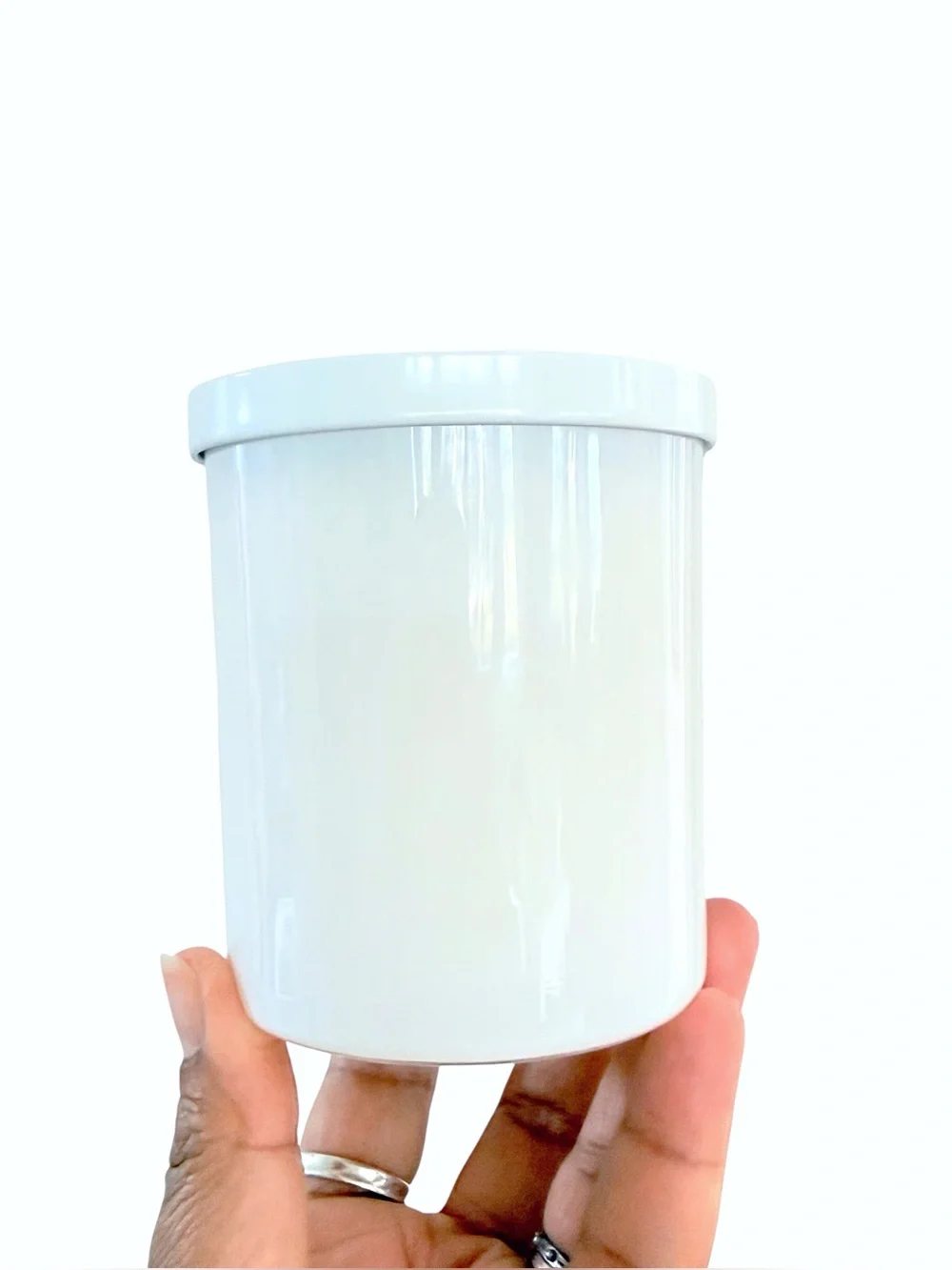 Leoben Company Sicilian Lemon Scented Candle - White blue yellow
